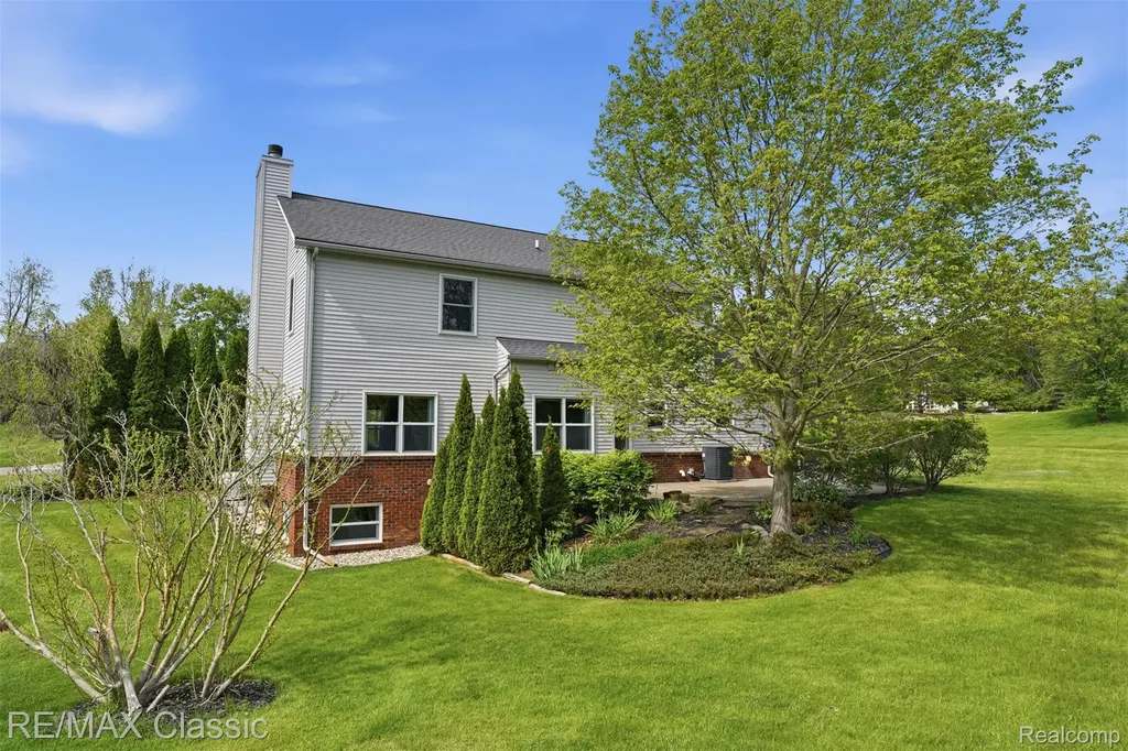 5500 Irene Boulevard White Lake Charter Township MI 48383