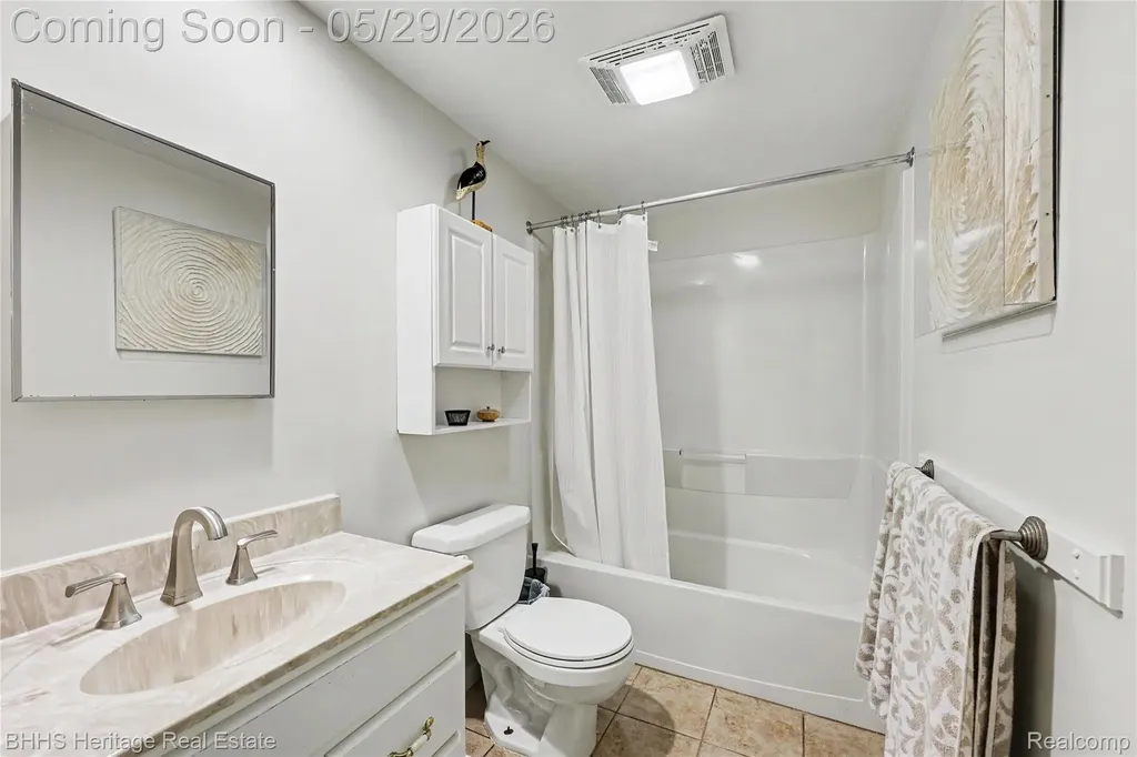 7314 Harrington Drive Hamburg Township MI 48116