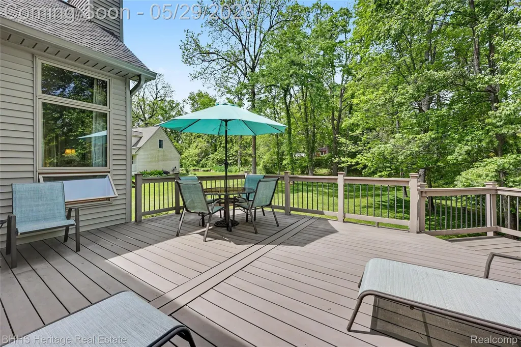 7314 Harrington Drive Hamburg Township MI 48116