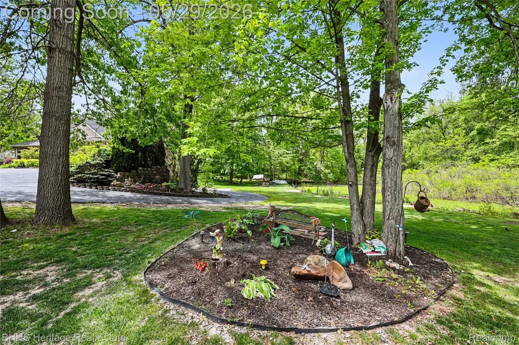 7314 Harrington Drive Hamburg Township MI 48116