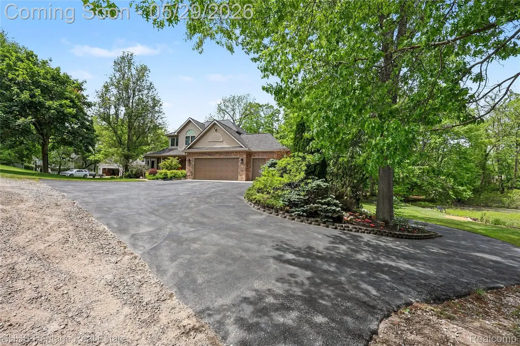 7314 Harrington Drive Hamburg Township MI 48116