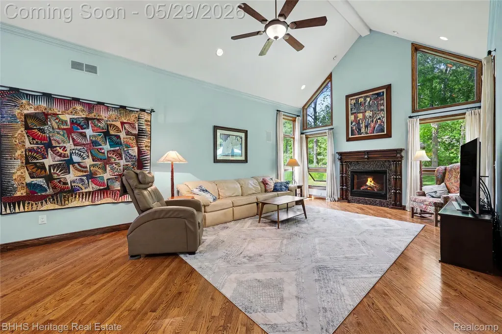 7314 Harrington Drive Hamburg Township MI 48116