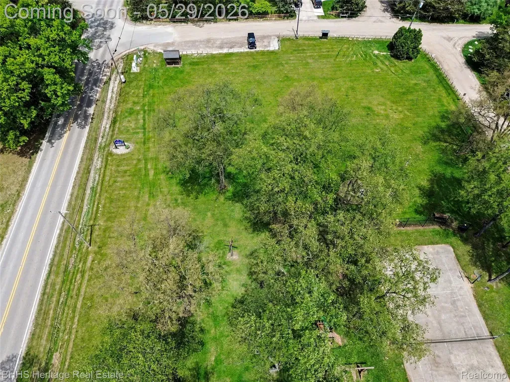 7314 Harrington Drive Hamburg Township MI 48116
