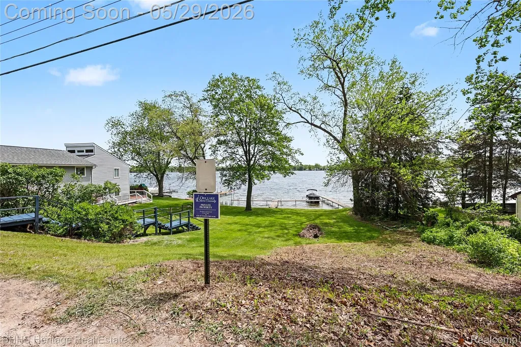 7314 Harrington Drive Hamburg Township MI 48116