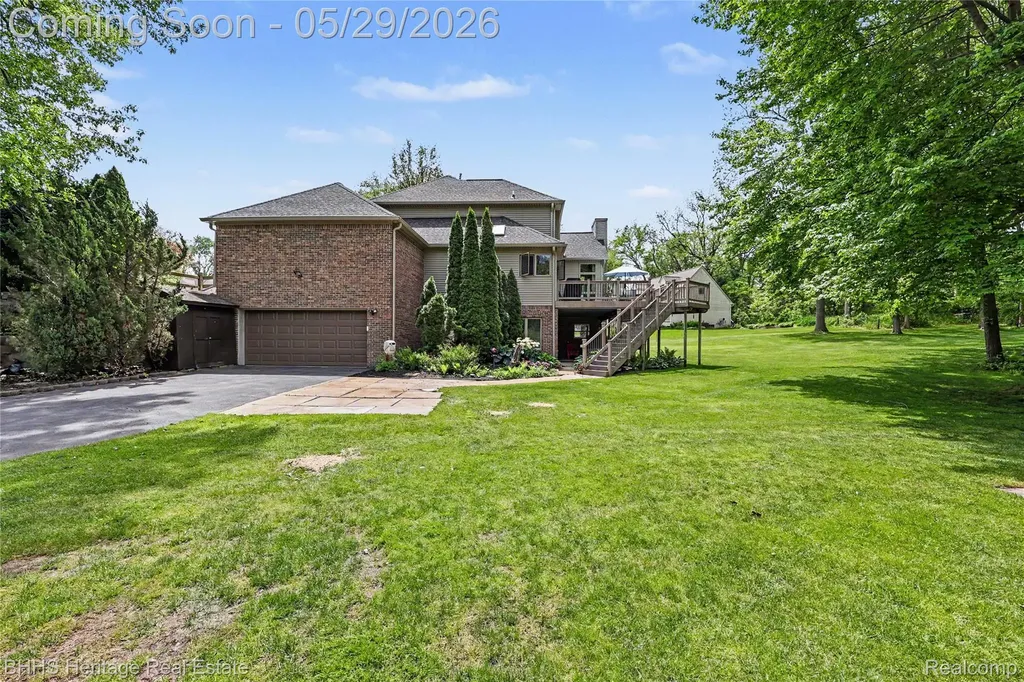 7314 Harrington Drive Hamburg Township MI 48116