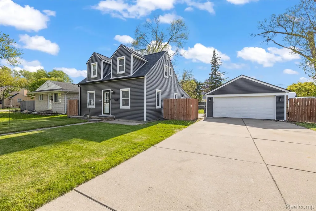7011 Belton Street Garden City City MI 48135