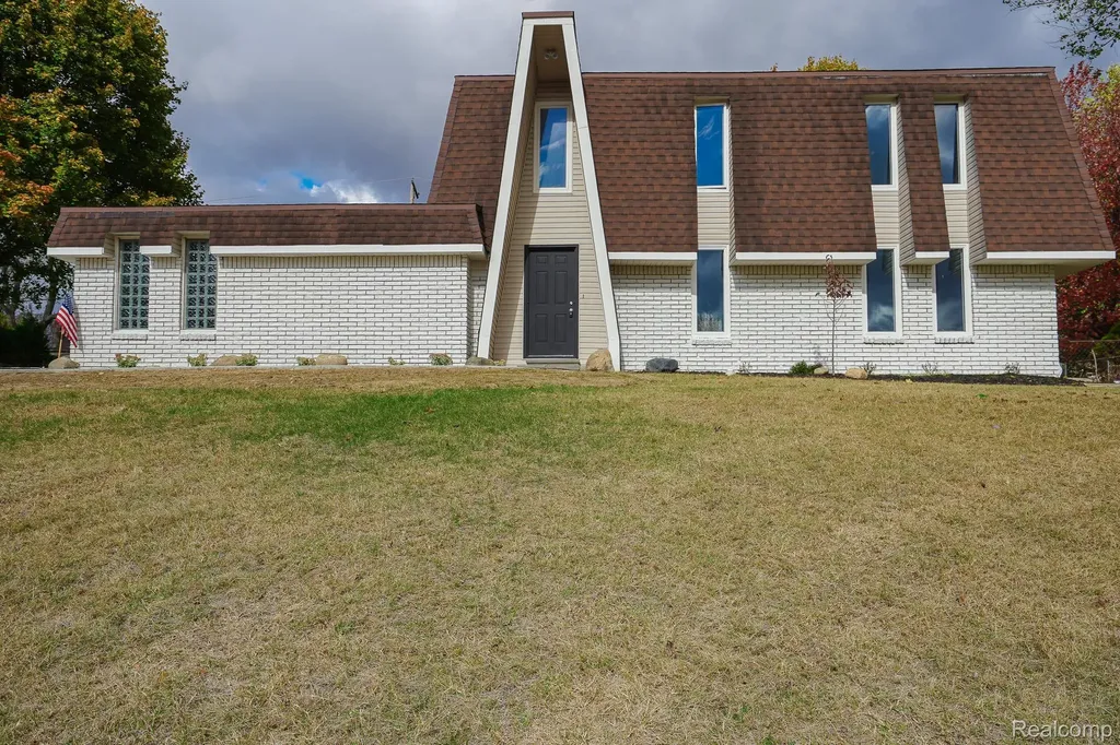 6578 Greene Haven Drive Independence Charter Township MI 48348
