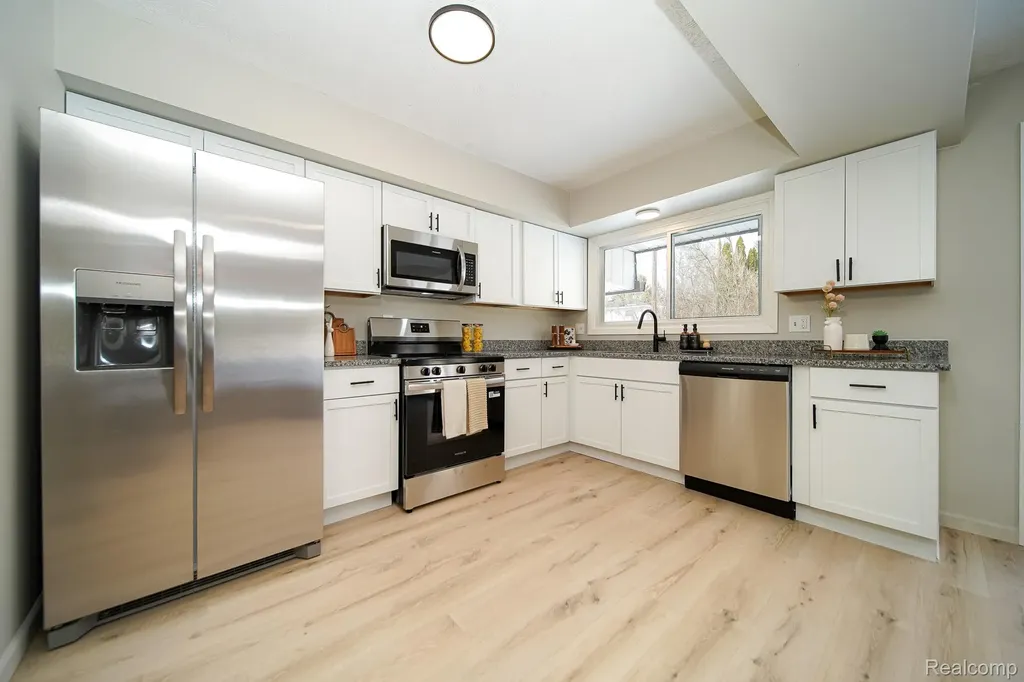 6578 Greene Haven Drive Independence Charter Township MI 48348