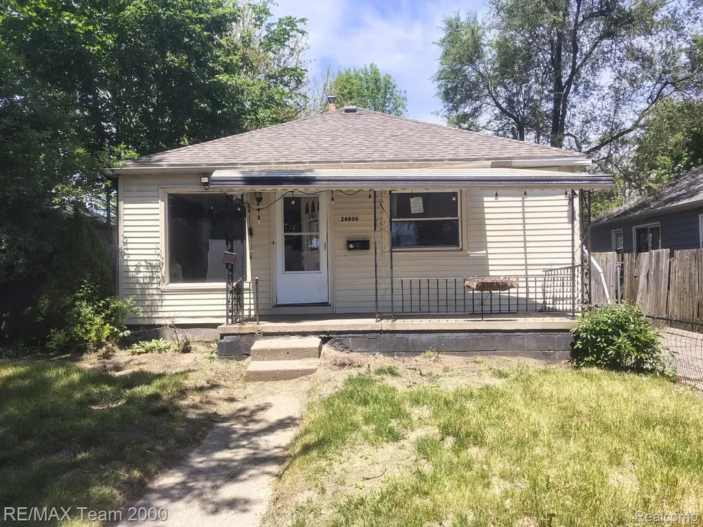 24806 Frisbee Street Detroit City MI 48219