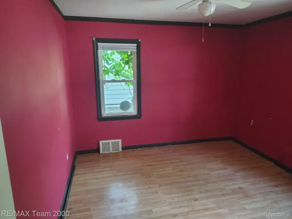 24806 Frisbee Street Detroit City MI 48219