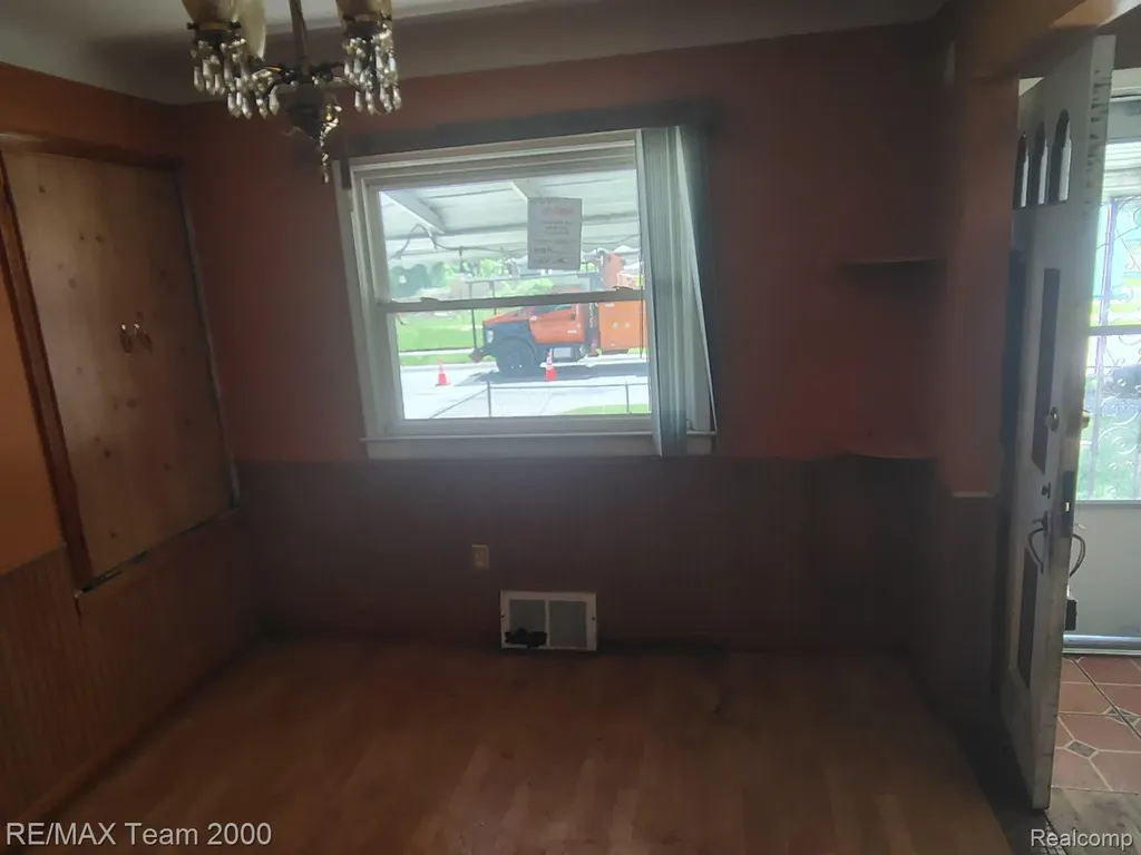 24806 Frisbee Street Detroit City MI 48219