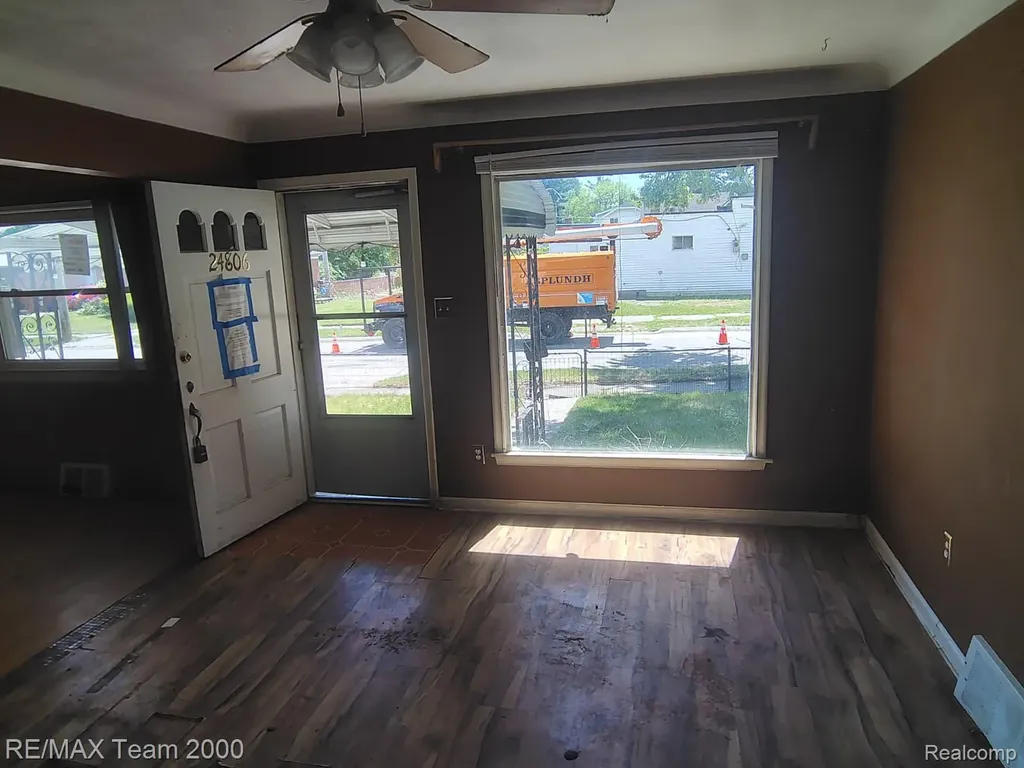24806 Frisbee Street Detroit City MI 48219