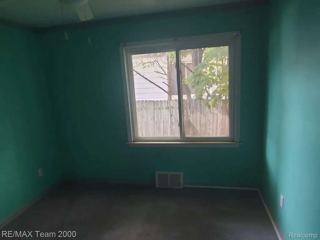 24806 Frisbee Street Detroit City MI 48219