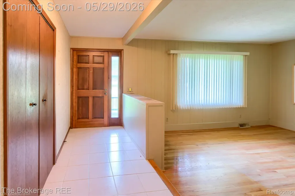 6933 Hubbard Hills Drive Independence Charter Township MI 48348