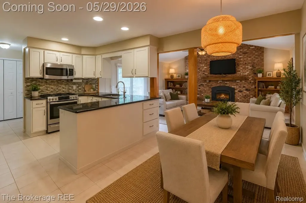 6933 Hubbard Hills Drive Independence Charter Township MI 48348