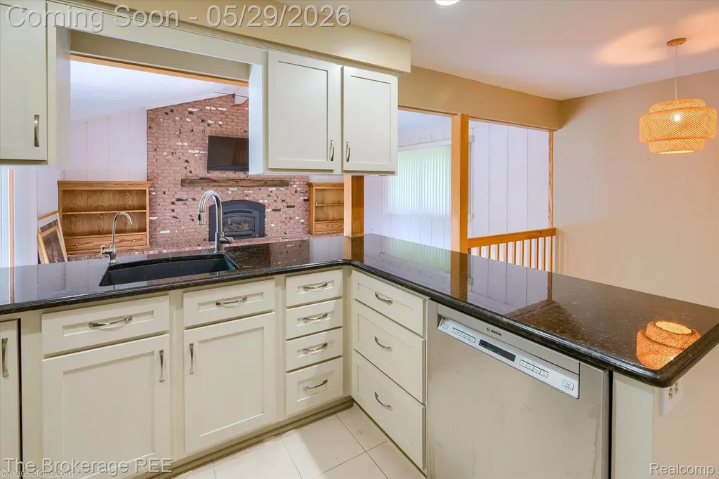 6933 Hubbard Hills Drive Independence Charter Township MI 48348