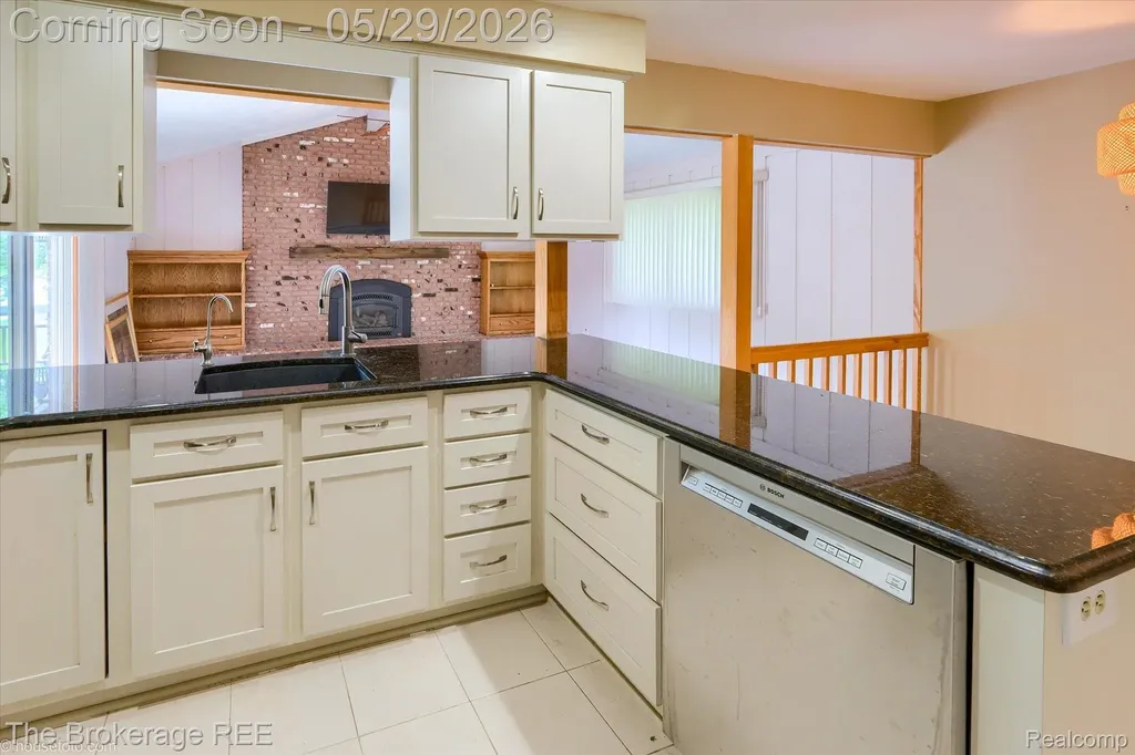 6933 Hubbard Hills Drive Independence Charter Township MI 48348