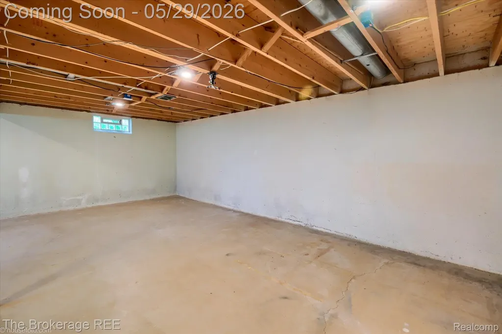 6933 Hubbard Hills Drive Independence Charter Township MI 48348