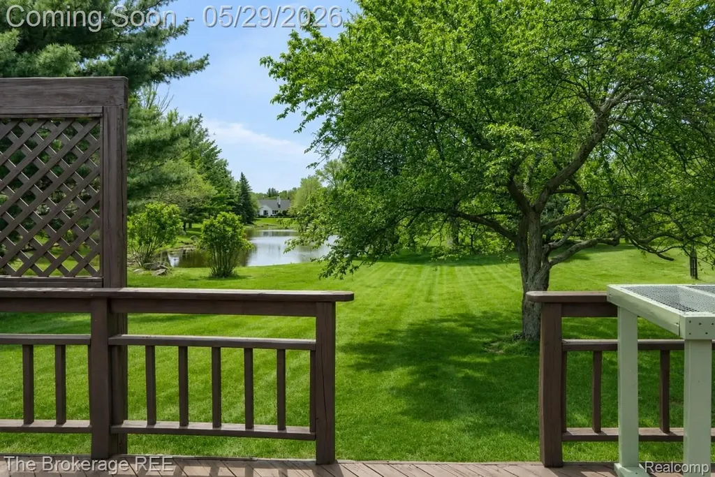 6933 Hubbard Hills Drive Independence Charter Township MI 48348