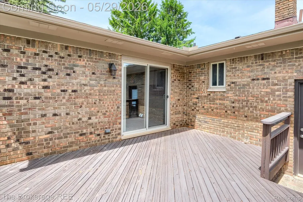 6933 Hubbard Hills Drive Independence Charter Township MI 48348