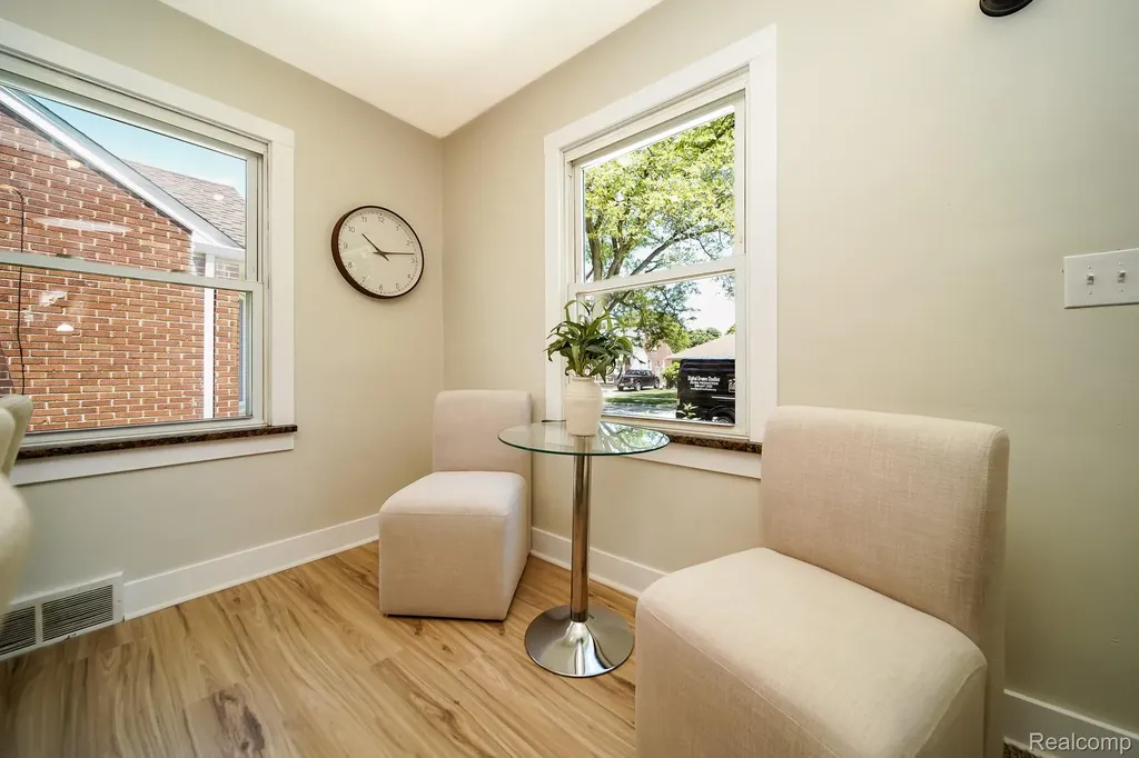 8076 Winona Avenue Allen Park City MI 48101