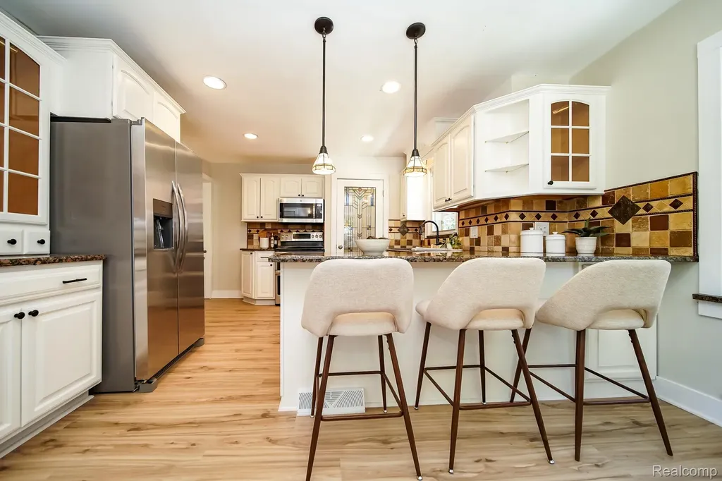 8076 Winona Avenue Allen Park City MI 48101