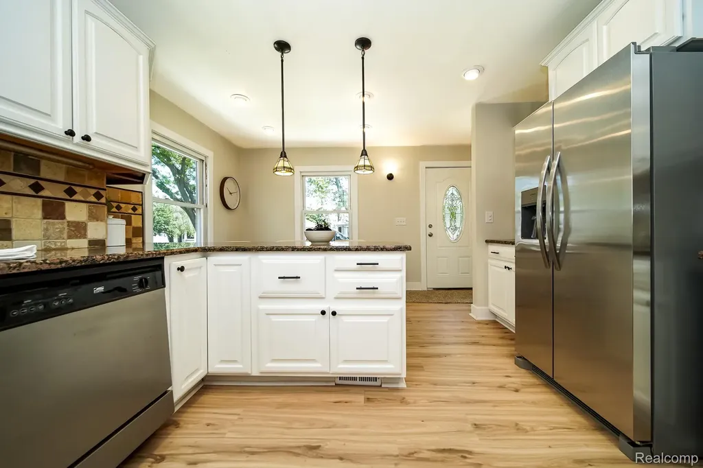 8076 Winona Avenue Allen Park City MI 48101