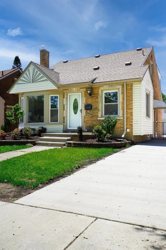 8076 Winona Avenue Allen Park City MI 48101