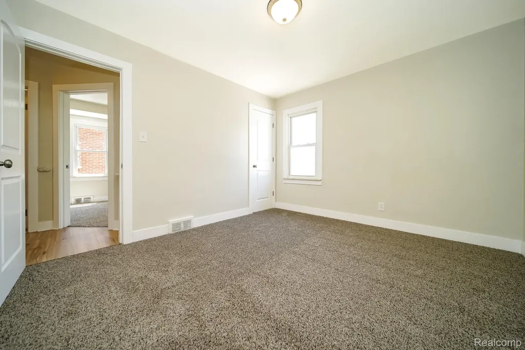 8076 Winona Avenue Allen Park City MI 48101