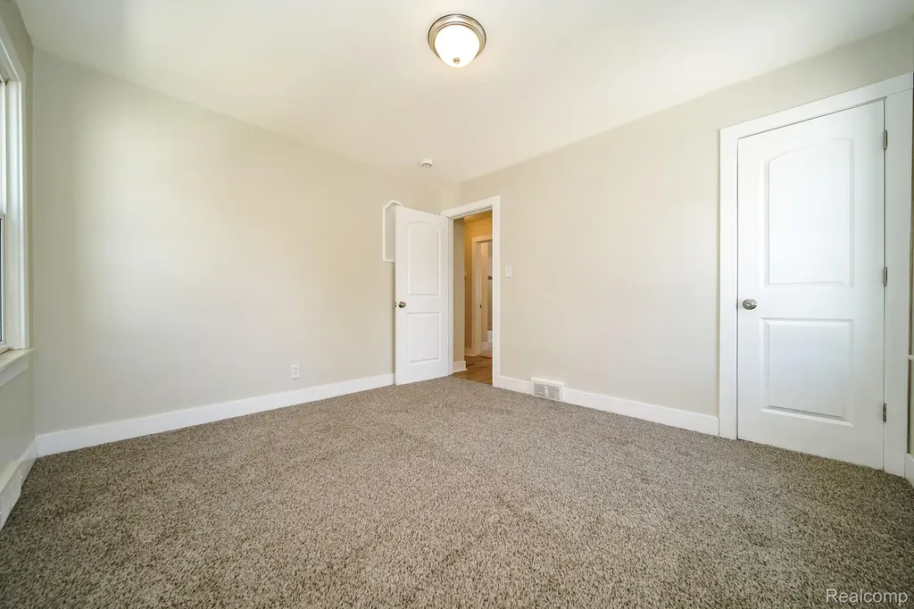 8076 Winona Avenue Allen Park City MI 48101