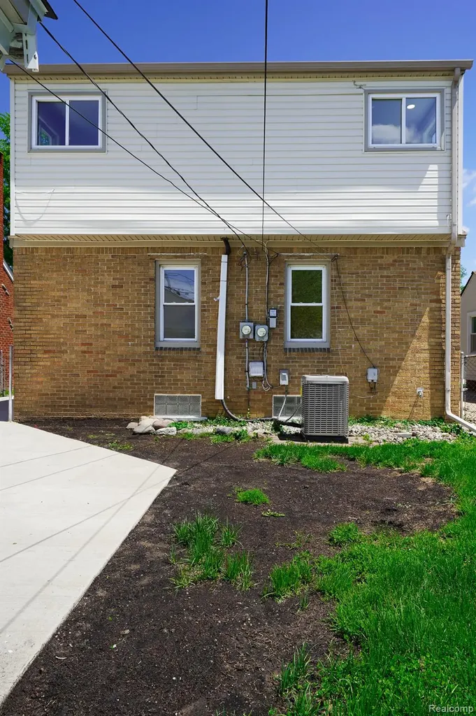 8076 Winona Avenue Allen Park City MI 48101