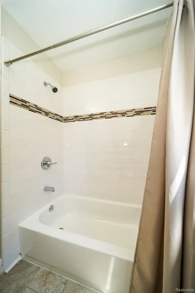 8076 Winona Avenue Allen Park City MI 48101