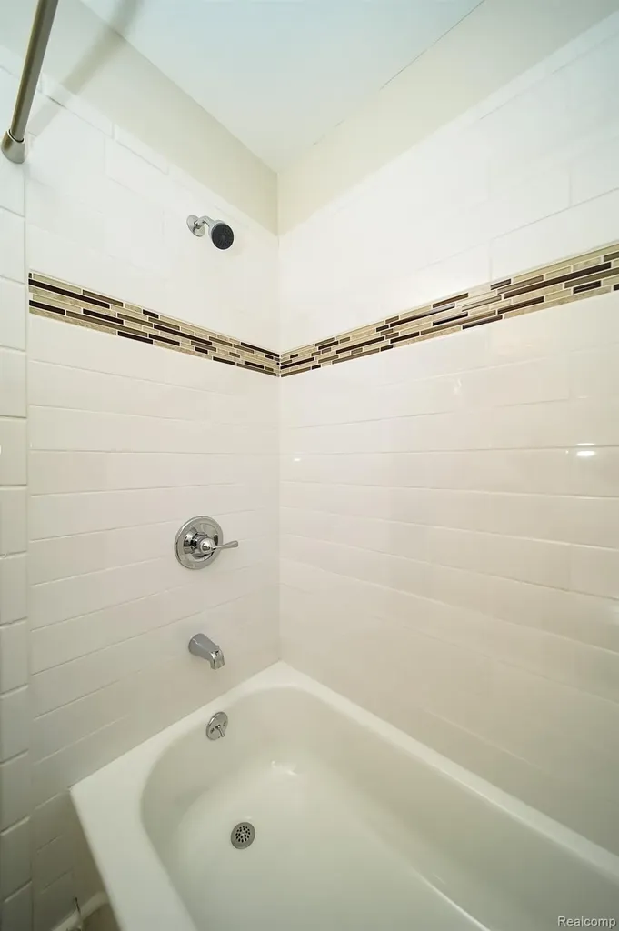 8076 Winona Avenue Allen Park City MI 48101