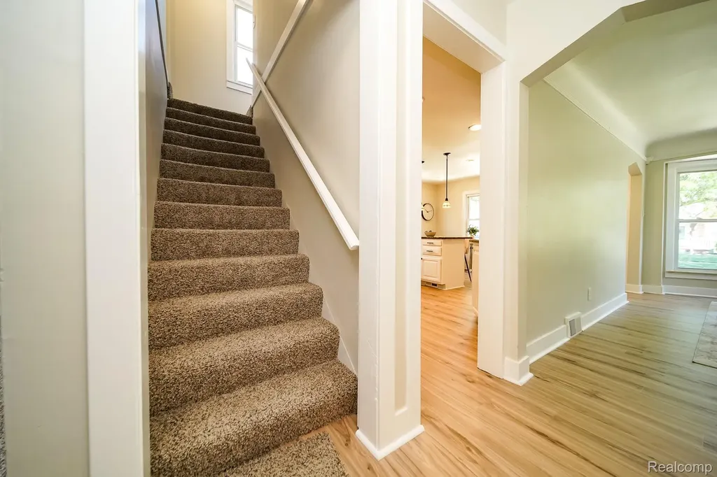8076 Winona Avenue Allen Park City MI 48101
