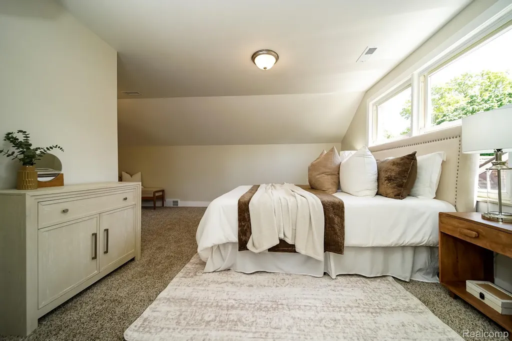 8076 Winona Avenue Allen Park City MI 48101