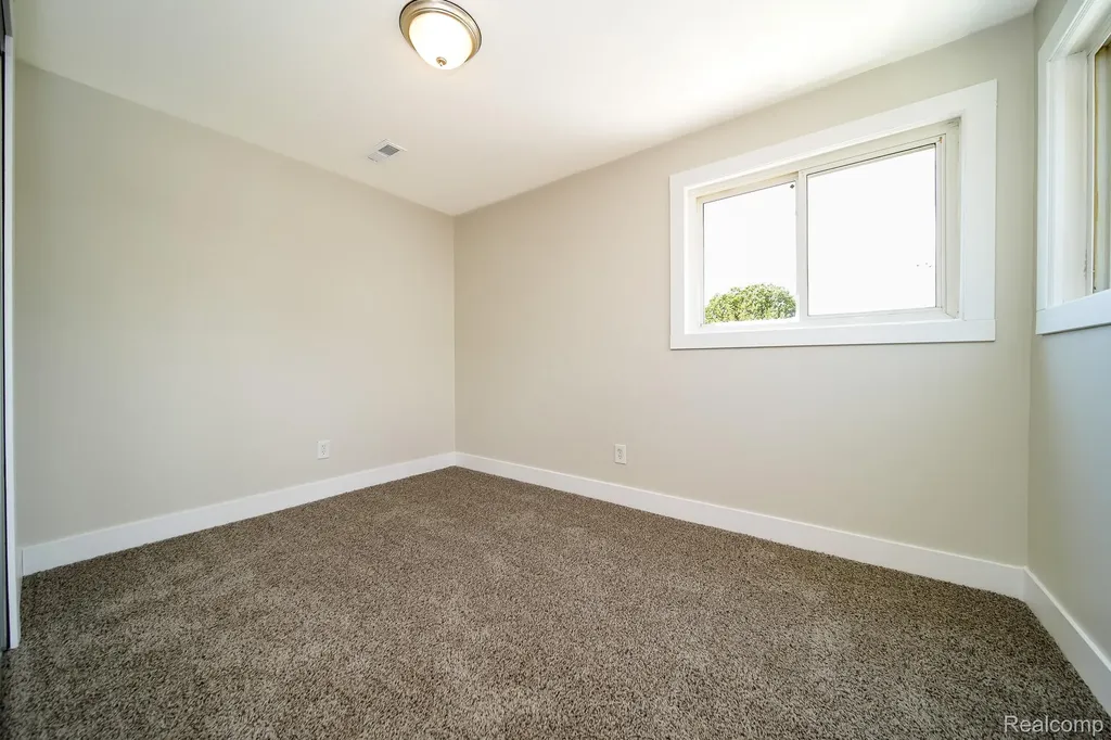 8076 Winona Avenue Allen Park City MI 48101