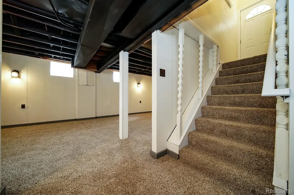 8076 Winona Avenue Allen Park City MI 48101