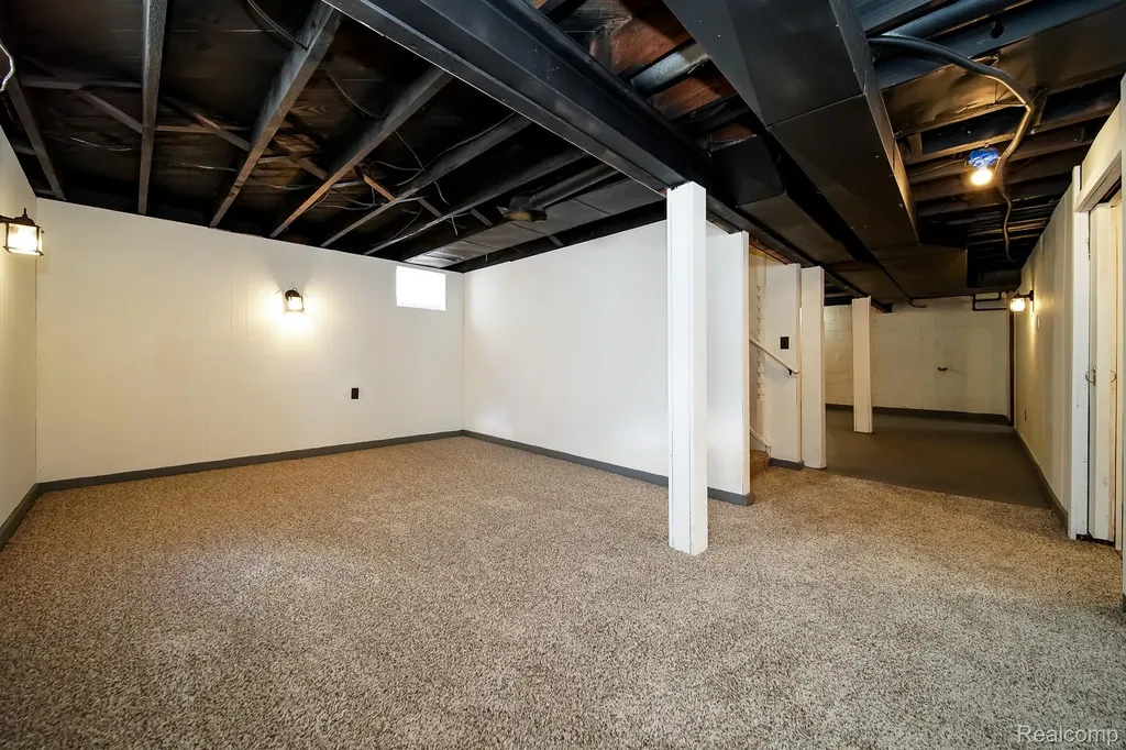 8076 Winona Avenue Allen Park City MI 48101
