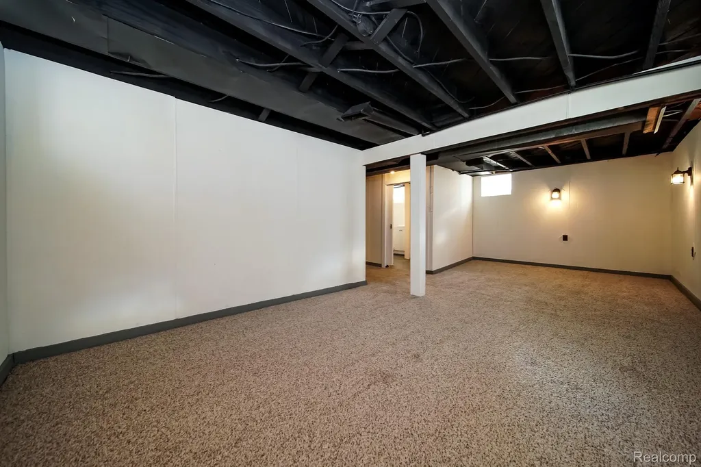 8076 Winona Avenue Allen Park City MI 48101