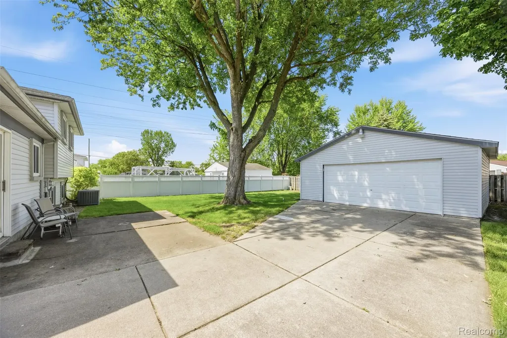 224 S Norma Street Westland City MI 48186