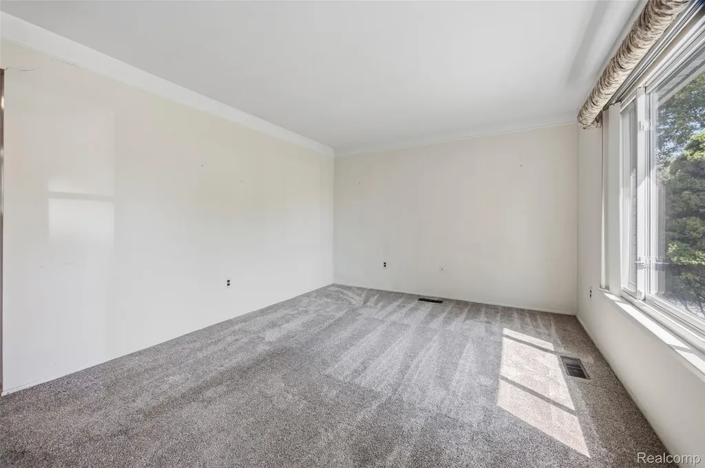 224 S Norma Street Westland City MI 48186