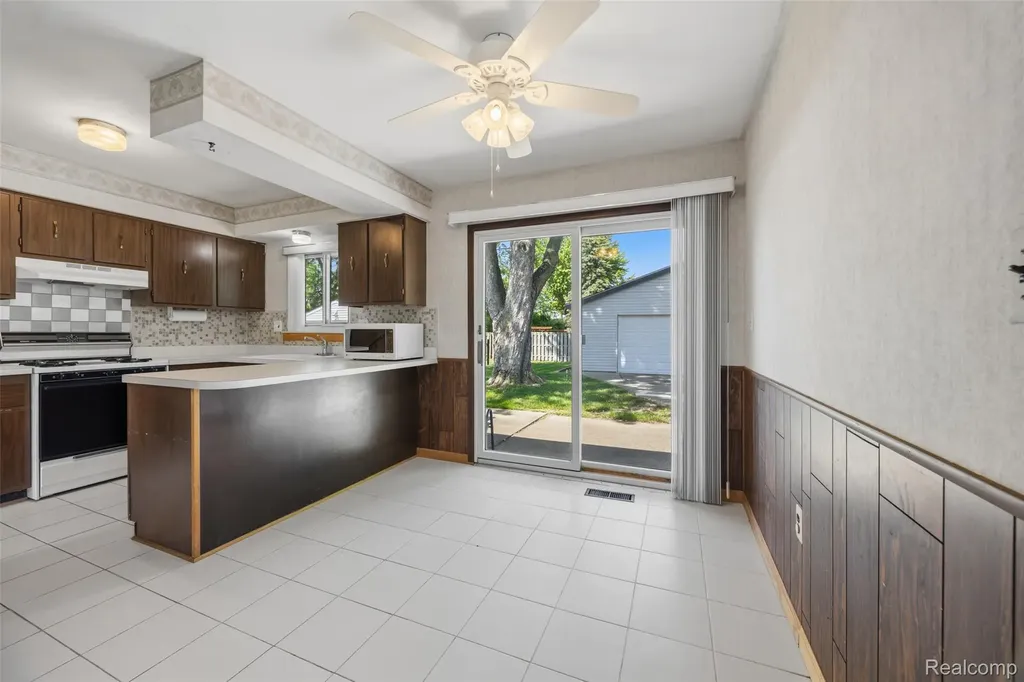 224 S Norma Street Westland City MI 48186