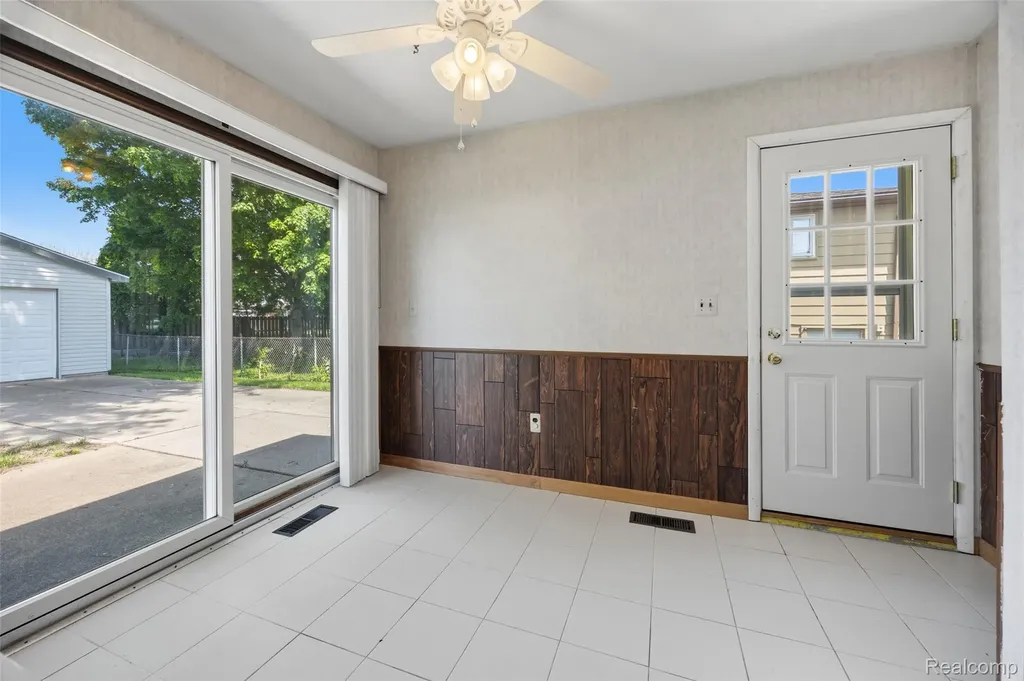 224 S Norma Street Westland City MI 48186