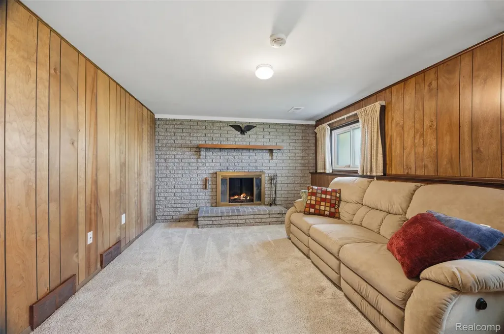224 S Norma Street Westland City MI 48186