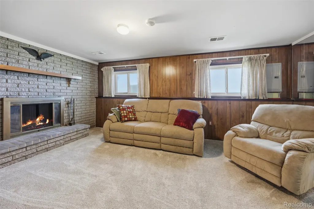 224 S Norma Street Westland City MI 48186