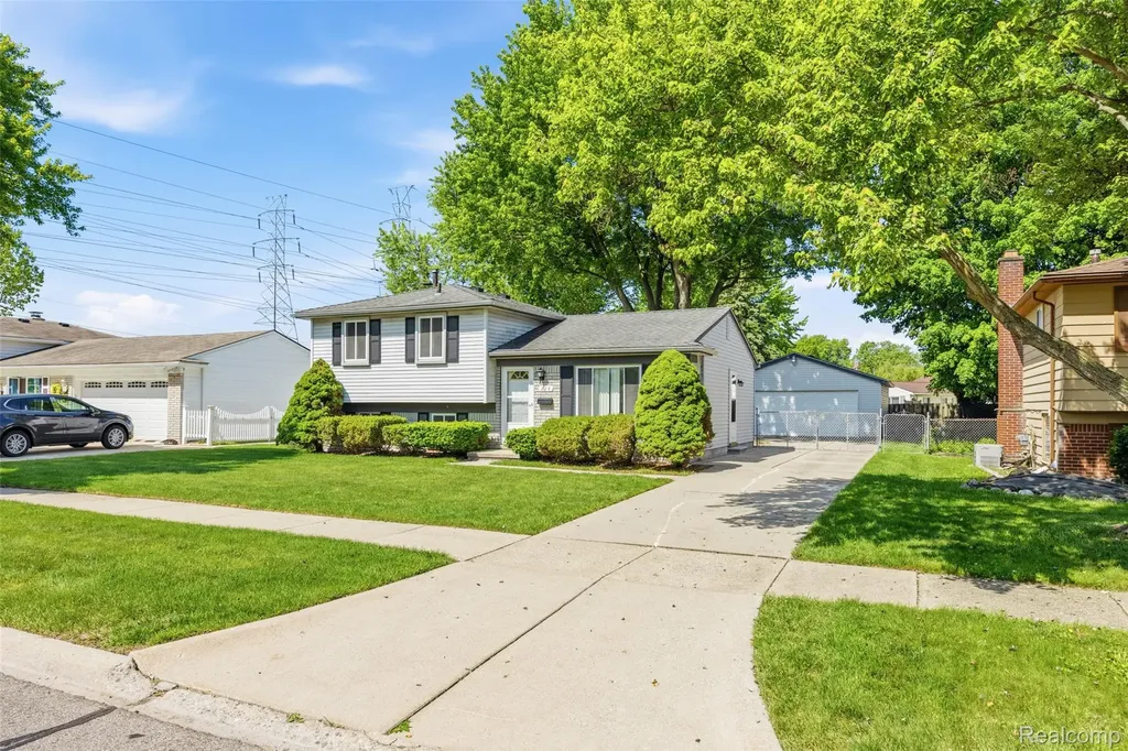 224 S Norma Street Westland City MI 48186
