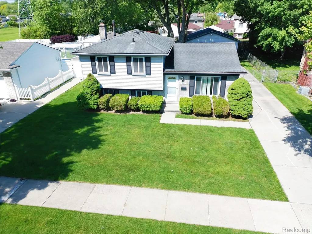 224 S Norma Street Westland City MI 48186