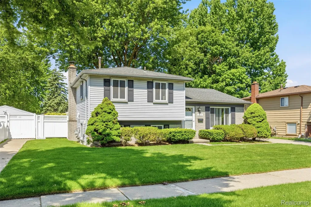 224 S Norma Street Westland City MI 48186