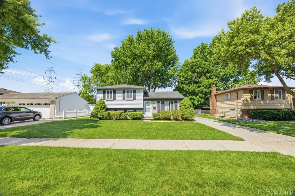 224 S Norma Street Westland City MI 48186