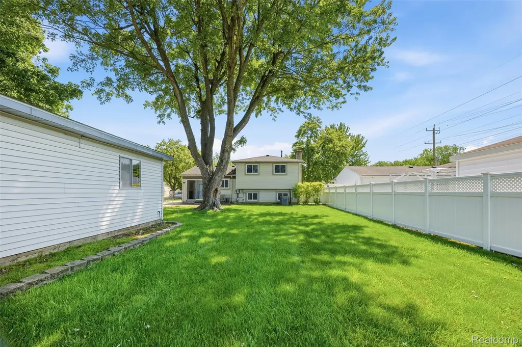 224 S Norma Street Westland City MI 48186